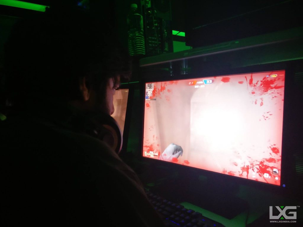 in-house gamer playing piercing blow at lxgindia bangalore